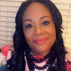 Meet your Posher, Pierrette